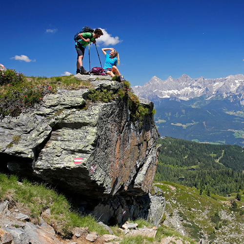 Pärchen beim Wandern in den Schladminger Tauern